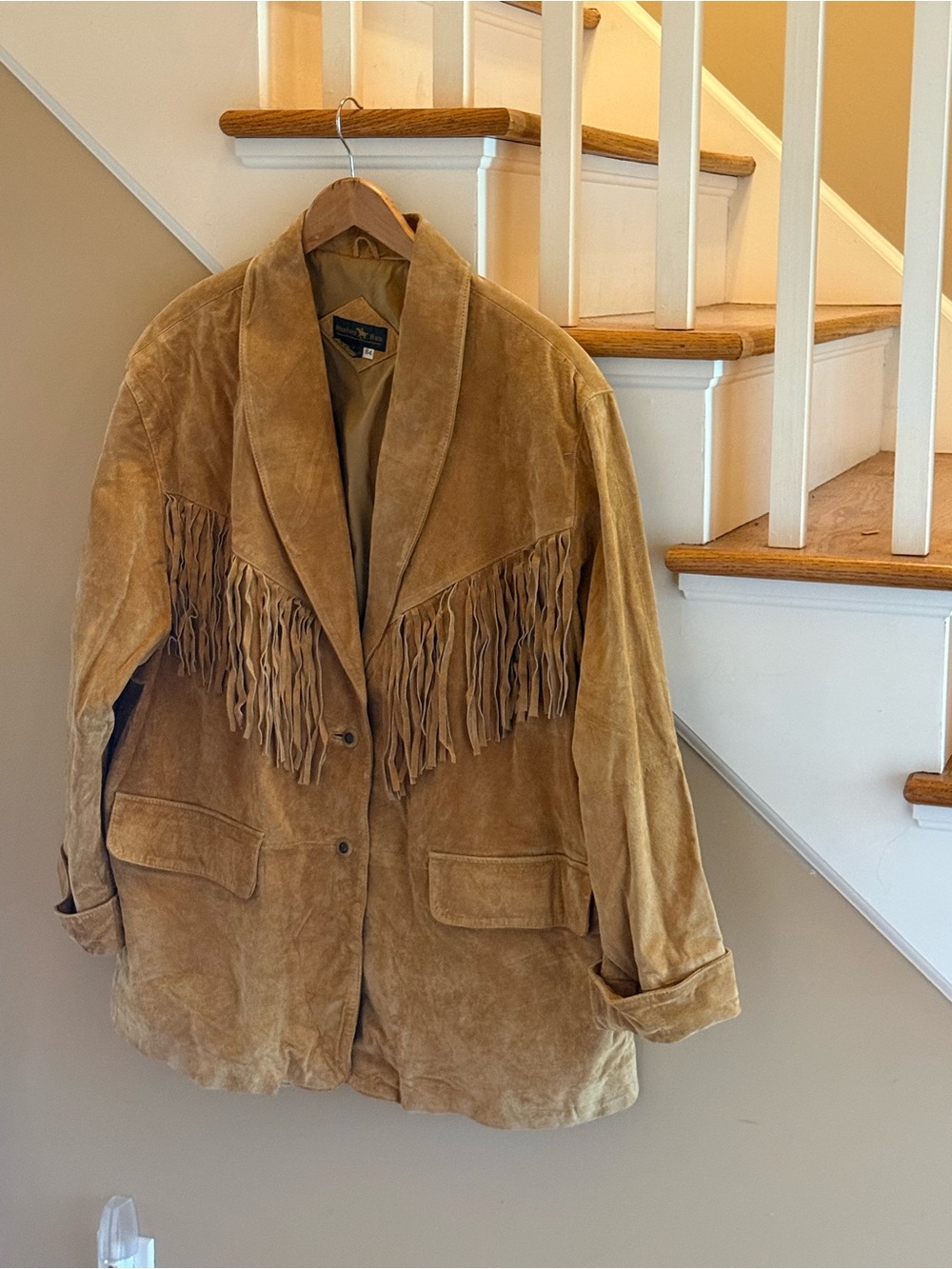 Hunters Run Men’s Genuine Leather Fringe Jacket - Picture 2 of 6